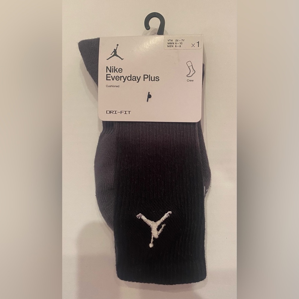 Unisex Nike Everyday Plus Dri-FIT‎ Cushioned Crew Socks Black Size M Youth 5Y-7Y
